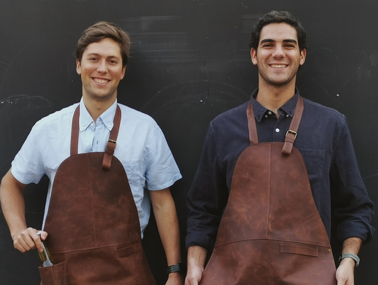 Es el emprendimiento de los Leones Vicente Claude y Pablo Cruz, que nace para incentivar el trabajo hecho a mano y mantener viva la historia.
